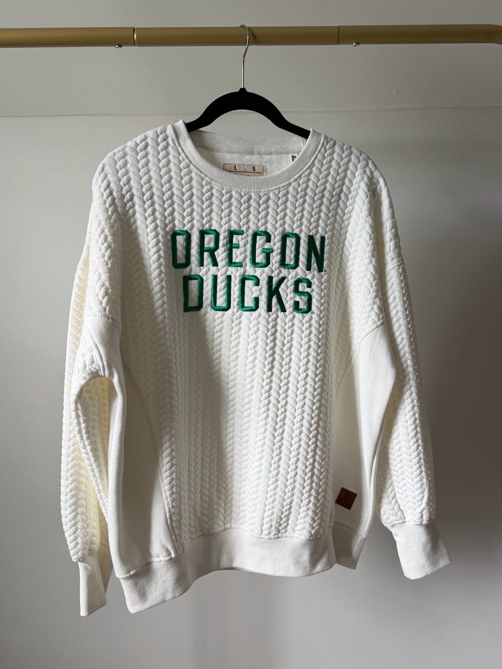 Pressbox White Crewneck Sweatshirt with Green 'Oregon Ducks' Logo